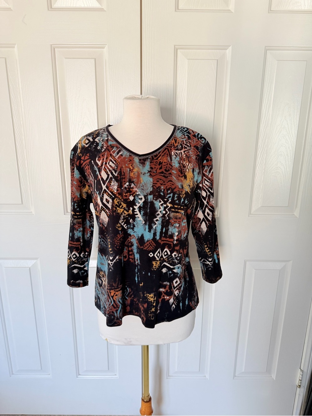 Vintage Abstract Print V-Neck Women's Top in Black and Rust